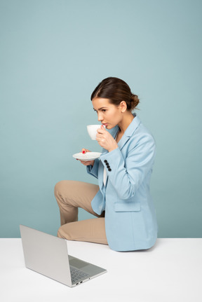 Zählen sie den arbeitsaufwand während der kaffeepause