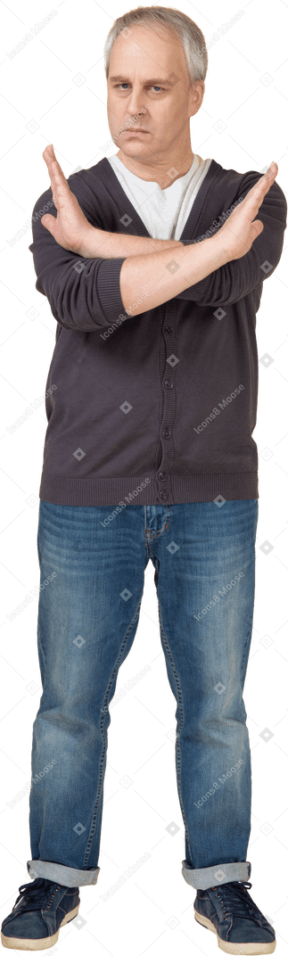 Homme en tenue décontractée debout