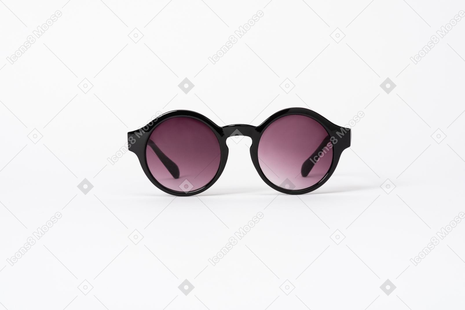 Un paio di occhiali da sole a forma di tondo