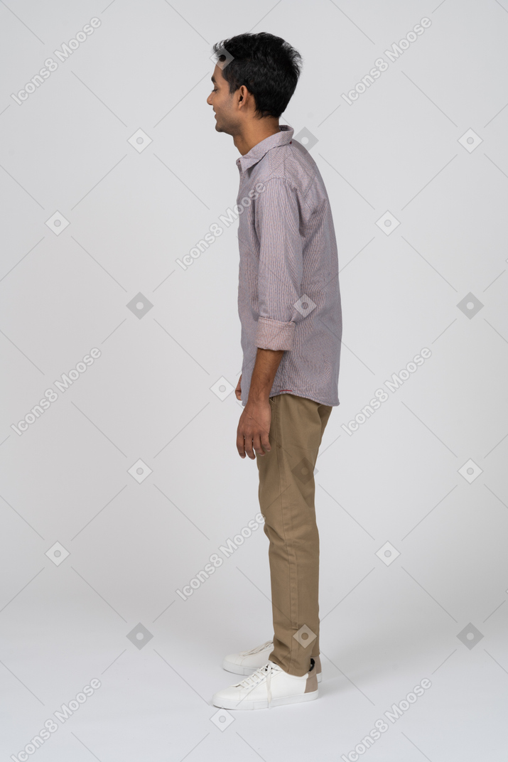 Man in casual clothes standing