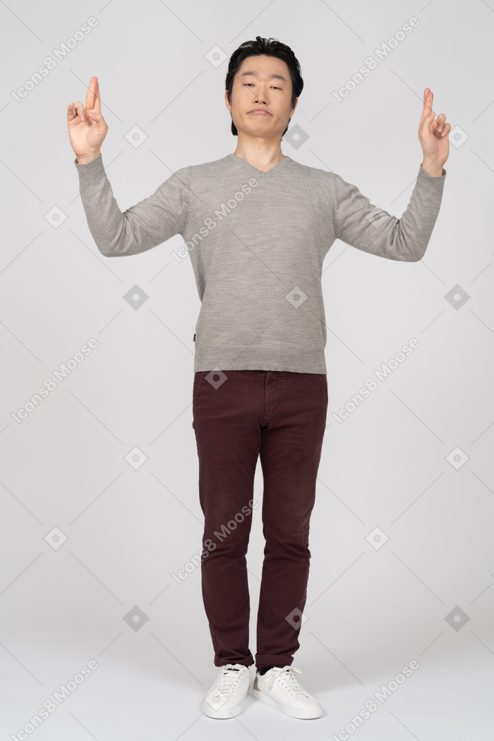 Man in casual clothes standing