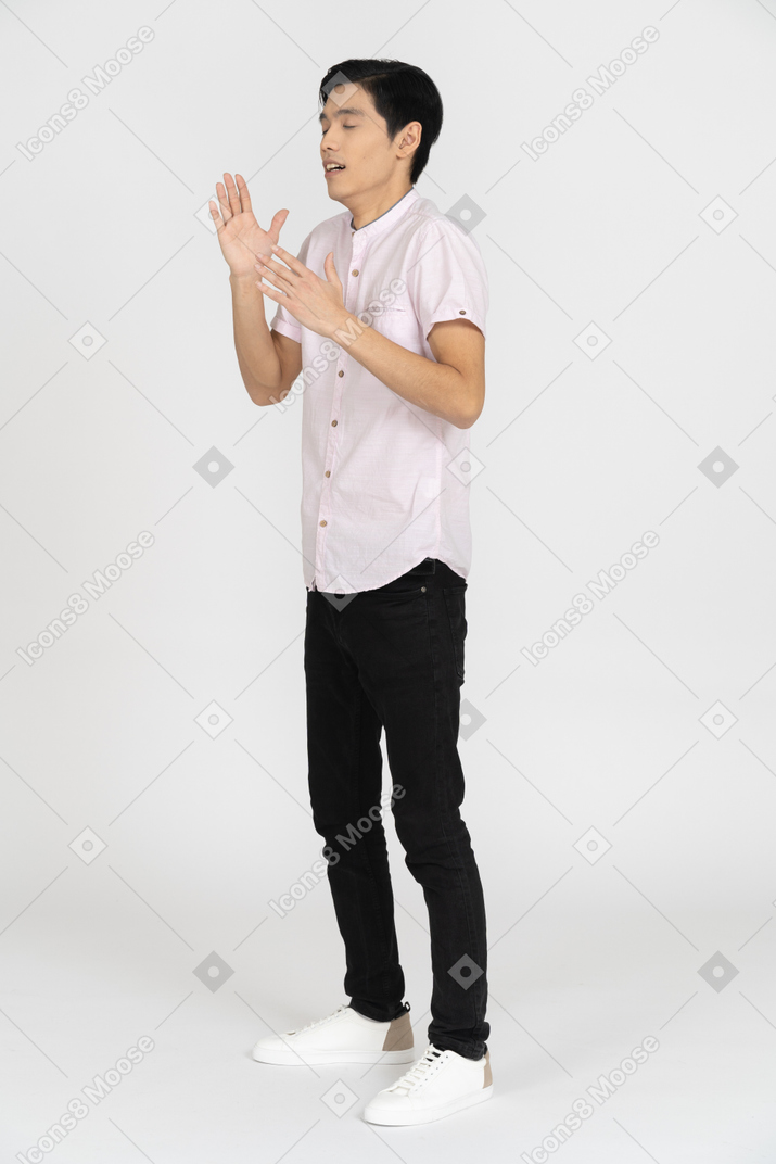 Man in casual clothes standing