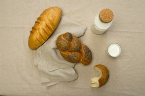 Beau petit déjeuner à la campagne