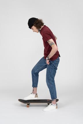 Ein skateboard-teenager