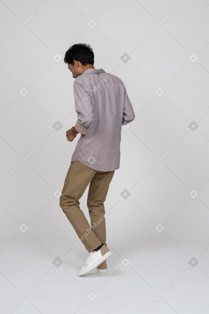 Man in casual clothes standing