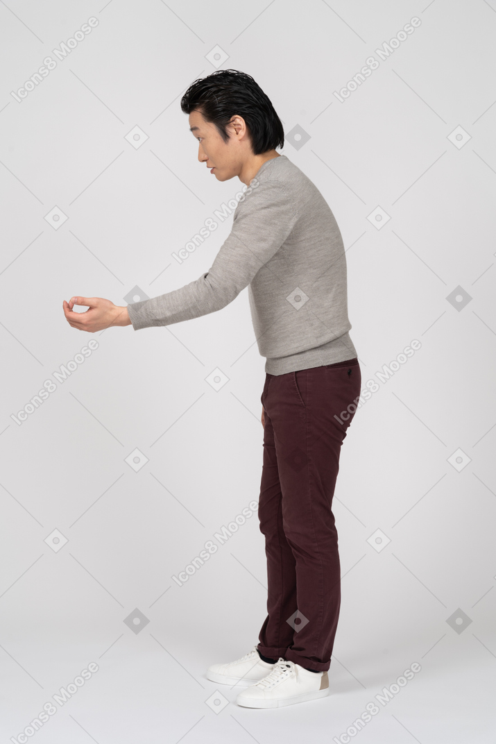 Man in casual clothes standing