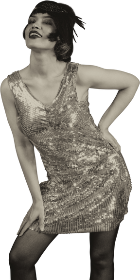 Sensual mujer de estilo retro posando en vestido de lentejuelas