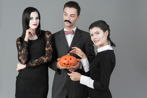 Addams family kreierte ihren eigenen kürbis
