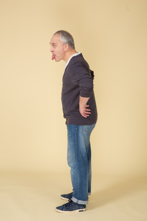 Man in casual clothes standing