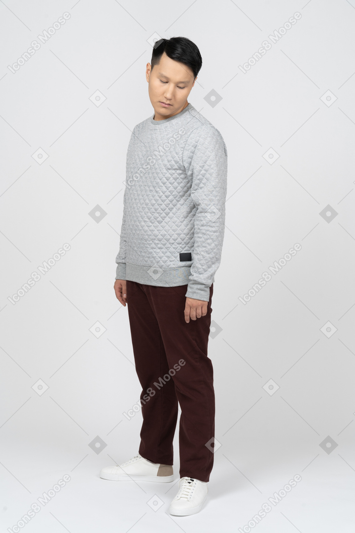 Man in casual clothes standing