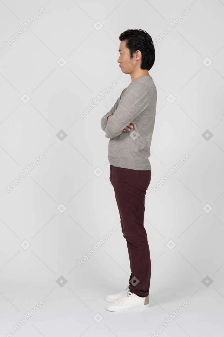 Man in casual clothes standing