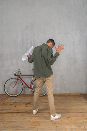 Man holding city map