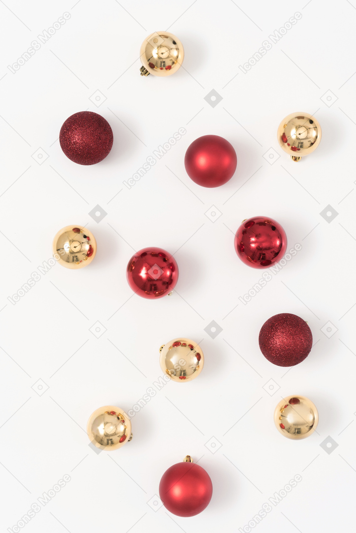 Classical colors tree decorations