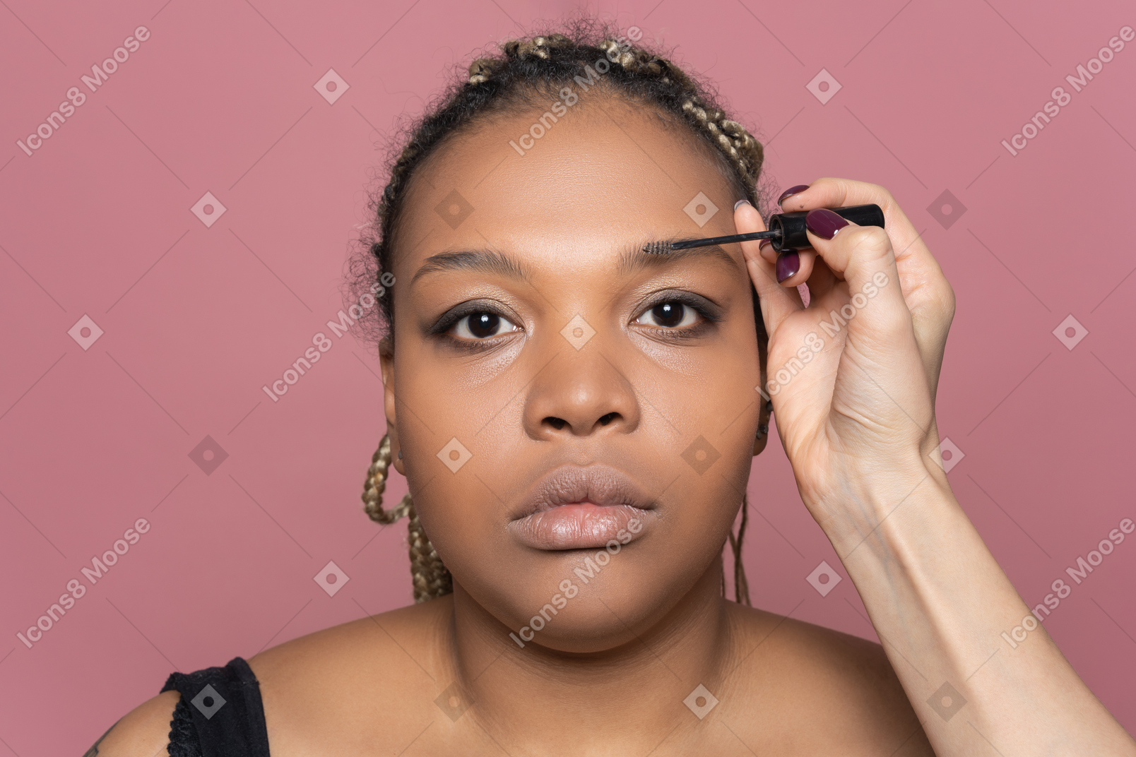 Adjusting eyebrows with brow gel