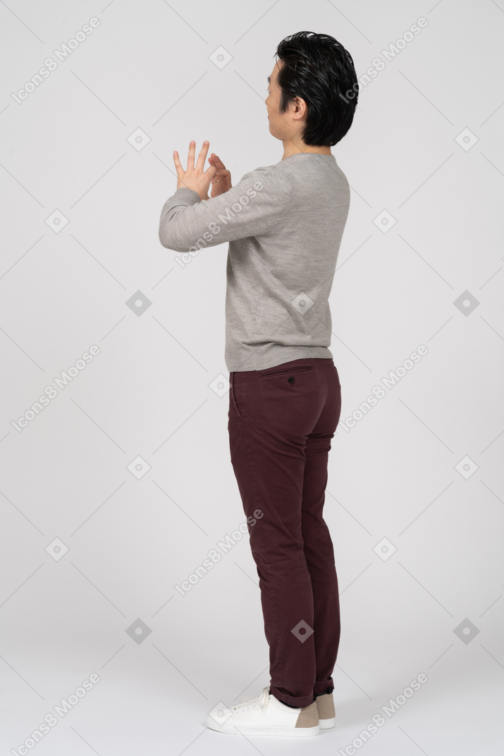 Man in casual clothes standing