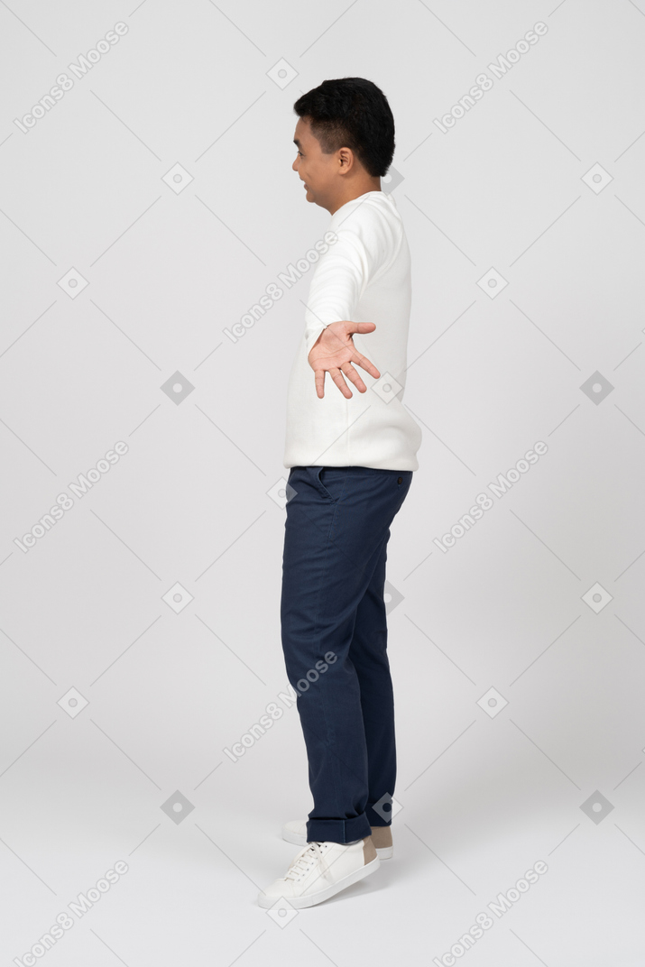 Man in casual clothes standing