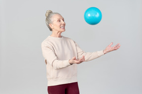 Das alter ist kein hindernis, um gesund und aktiv zu bleiben