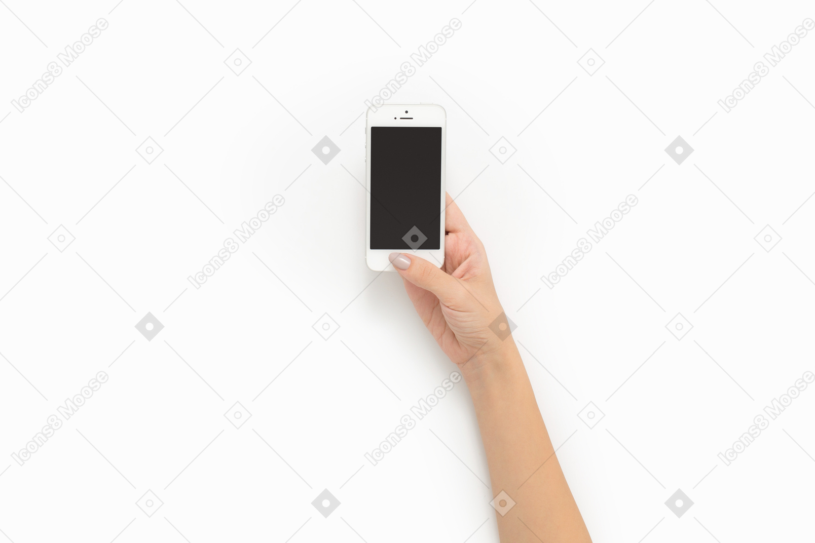 Mão feminina segurando um smartphone