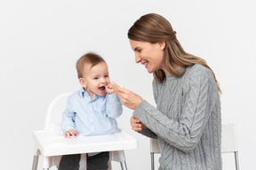 Oh i see, this spoon is good for teething