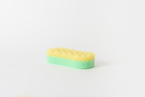 Bath cleaning is easy with this sponge