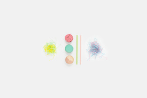 다채로운 갈가리 찢긴 티슈 페이퍼