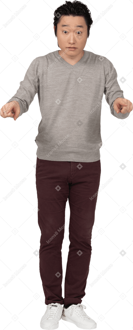 Man in casual clothes posing