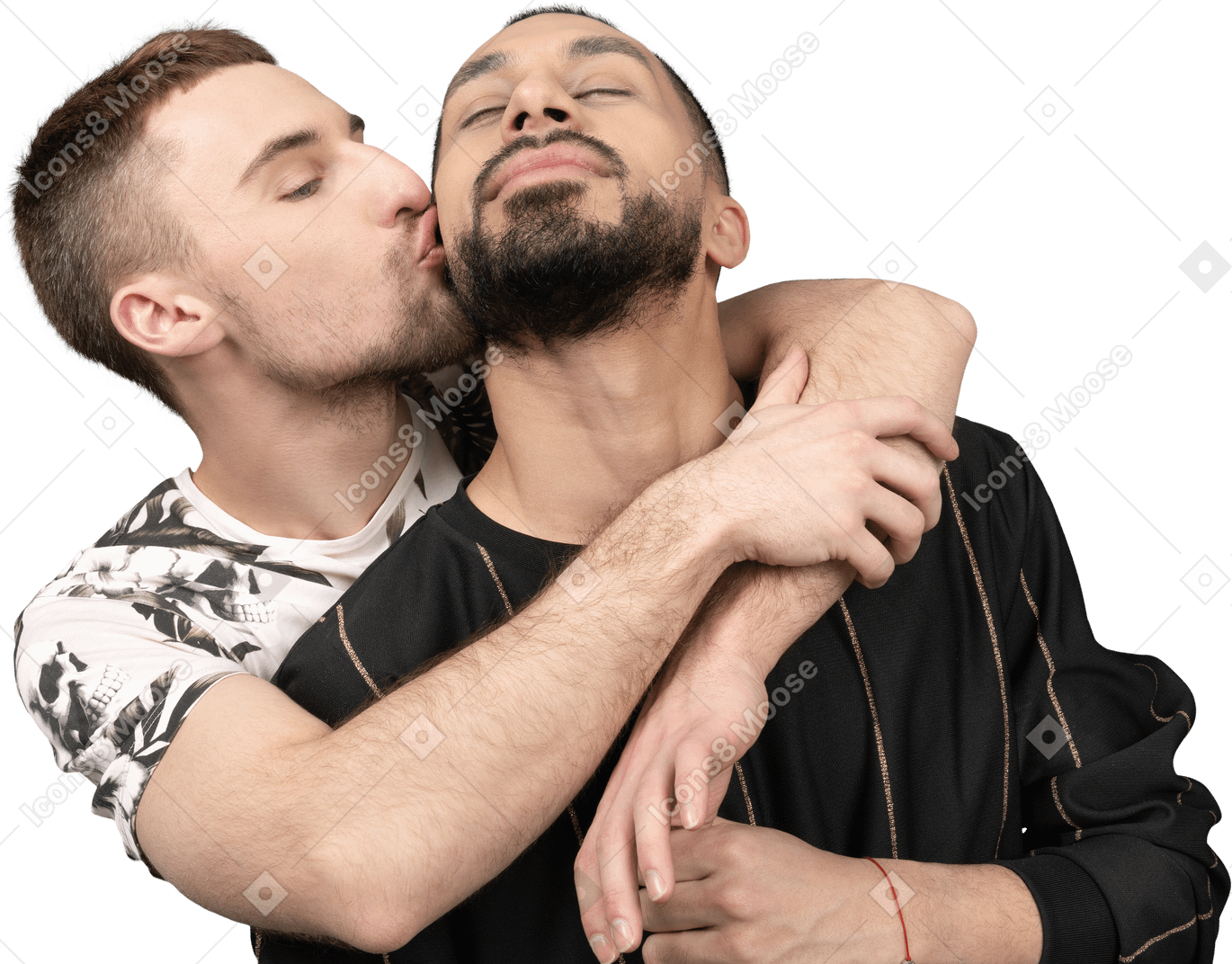一个年轻的白人男子回来拥抱和亲吻他的伴侣的特写