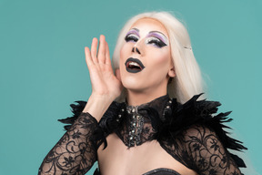 Dragqueen touched by compliment