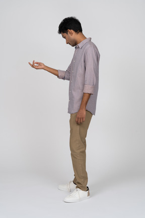 Man in casual clothes standing