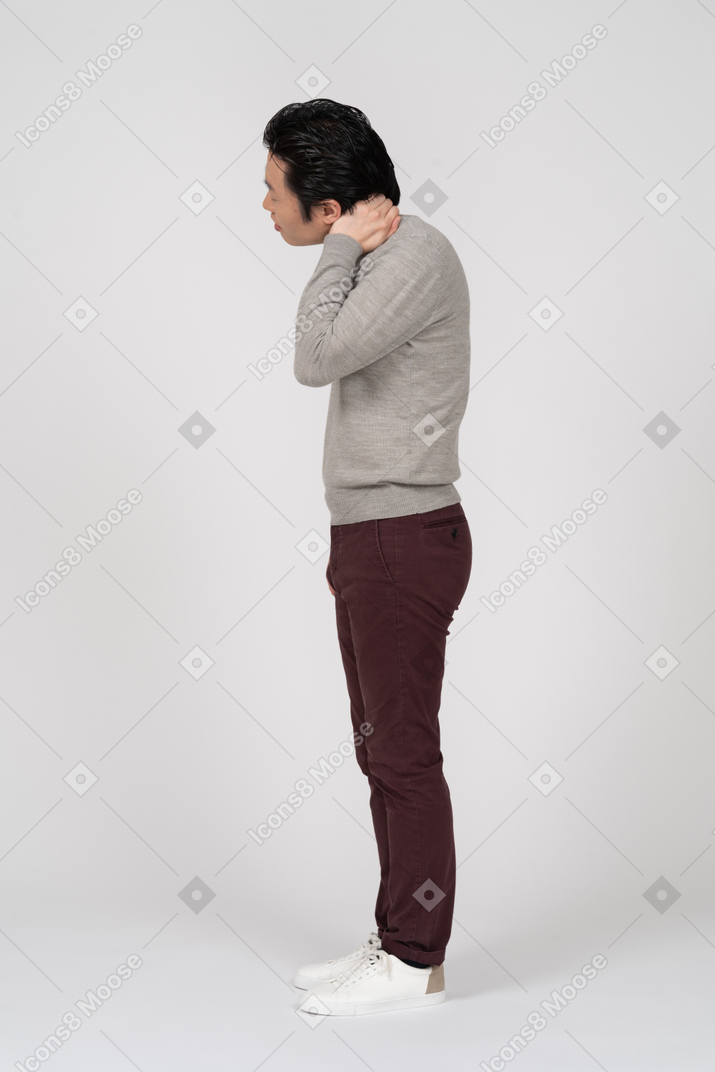 Man in casual clothes standing