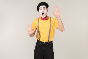 Male mime seems like can't get out of the invisible cage