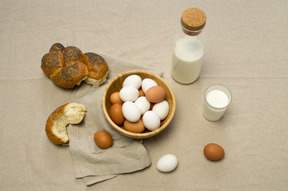 Beau petit déjeuner à la campagne