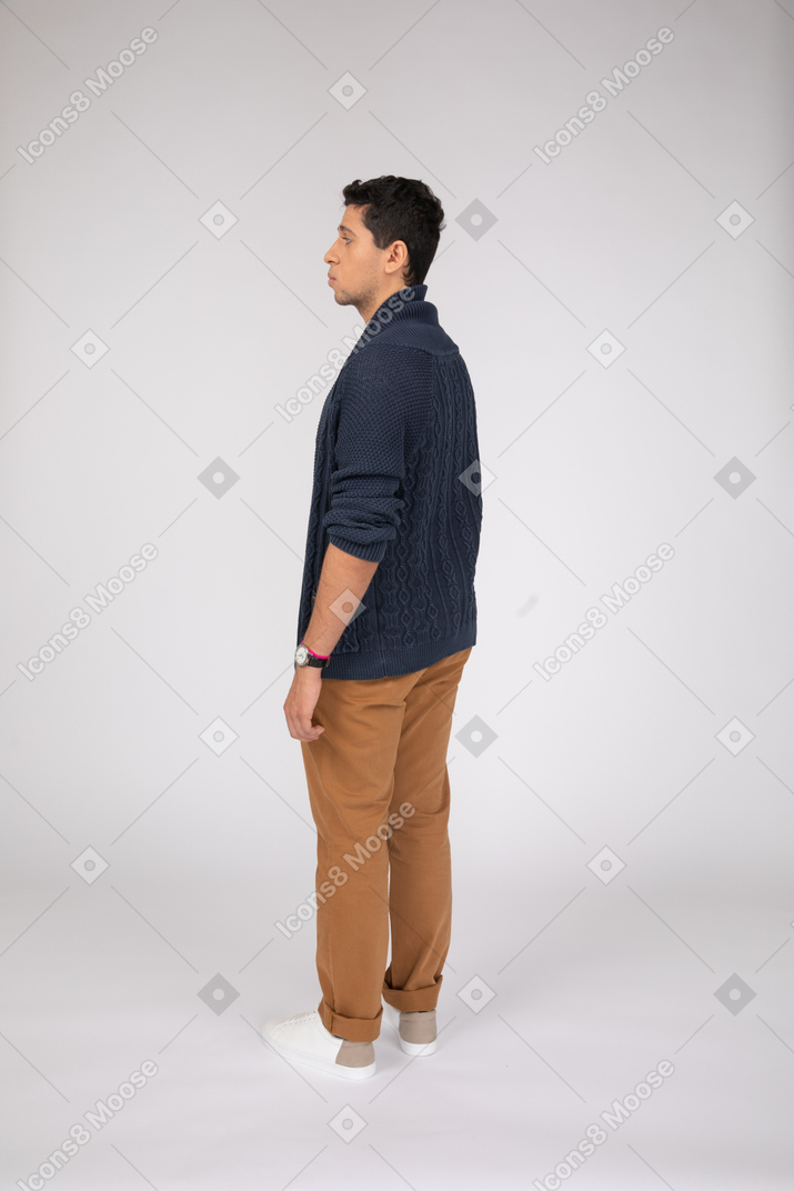 Man in casual clothes standing