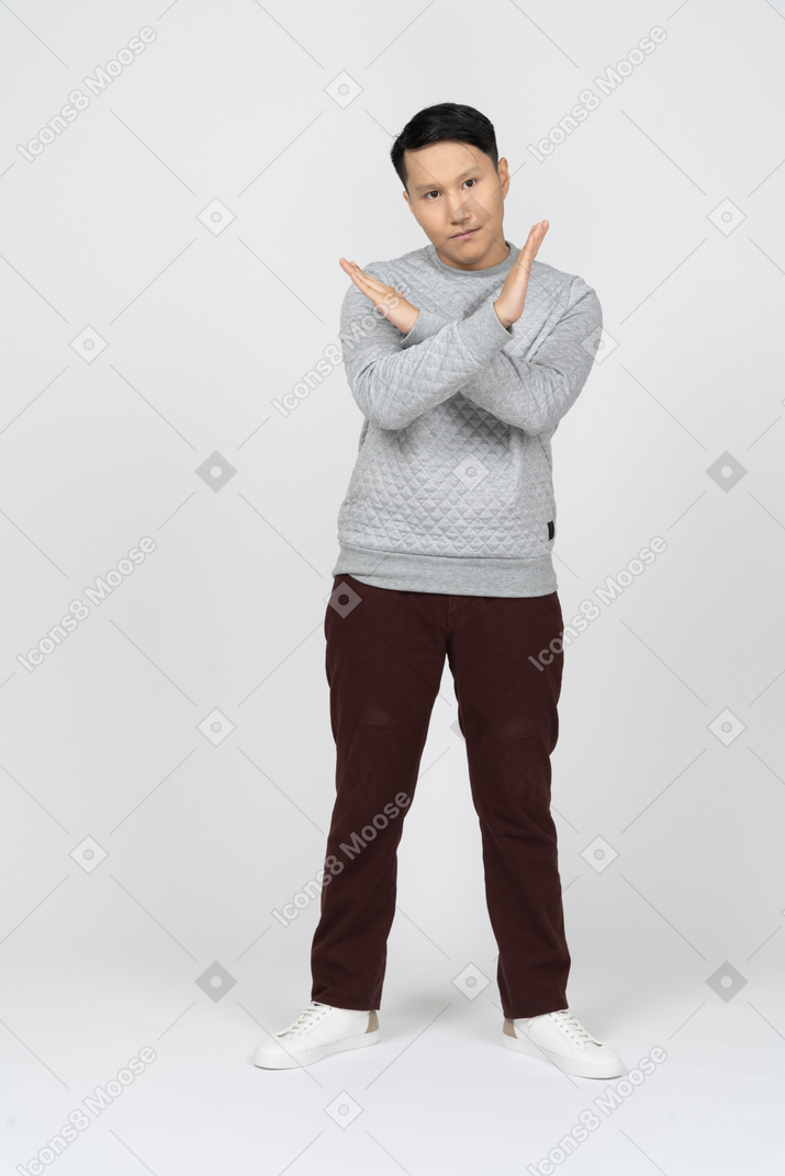 Man in casual clothes standing