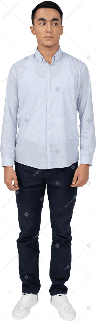 Man in casual clothes standing