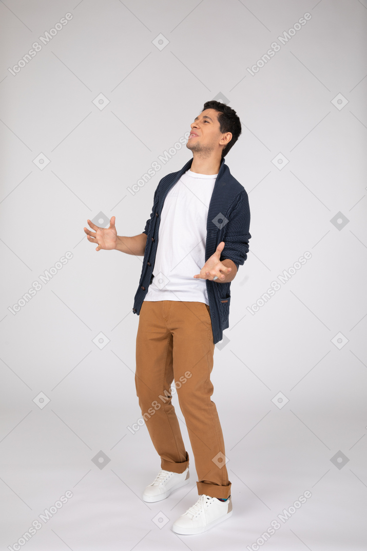 Man in casual clothes standing