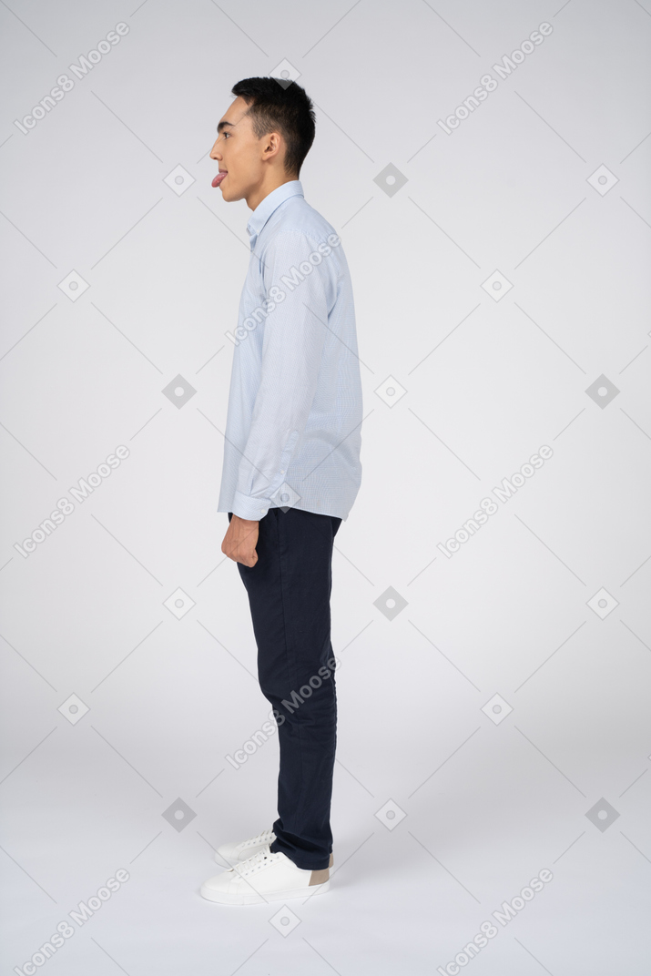 Man in casual clothes standing