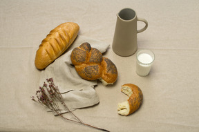 Beau petit déjeuner à la campagne