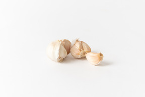 Do you know how to peel garlic quickly and easily?