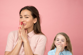 Momentos encantadores de madre e hija