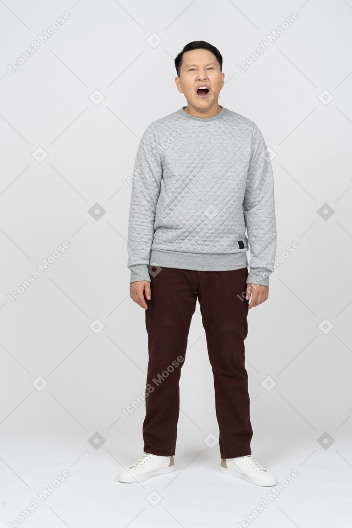 Man in casual clothes standing