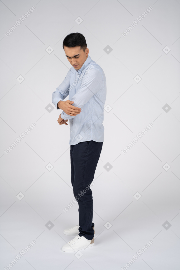 Man in casual clothes standing