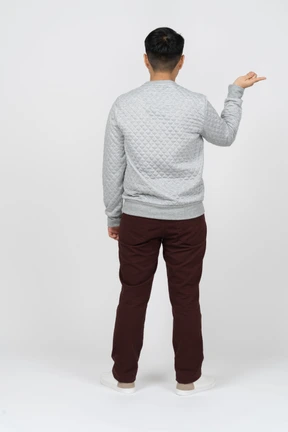 Man in casual clothes standing