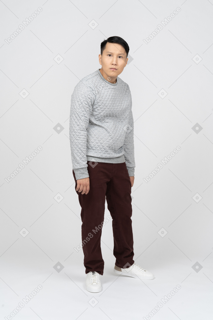 Man in casual clothes standing