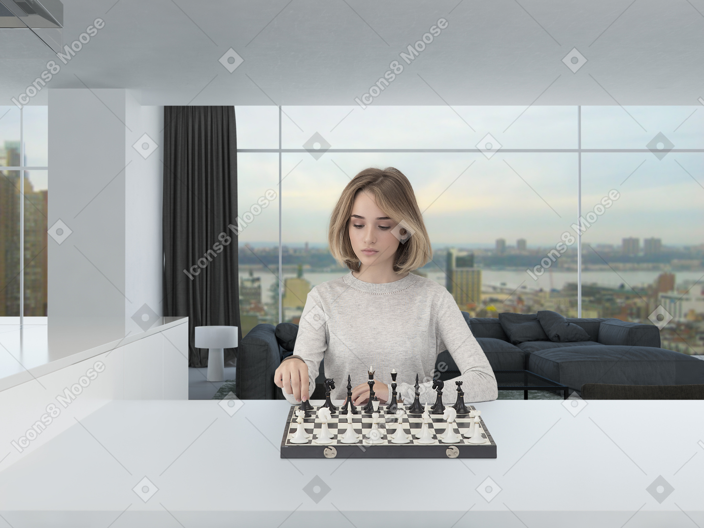 Bella giovane donna in un maglione grigio chiaro che sembra concentrato mentre gioca a scacchi in una spaziosa stanza dall'aspetto moderno