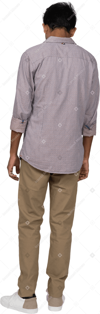 Man in casual clothes standing