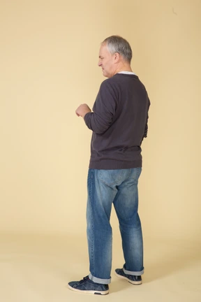 Man in casual clothes standing