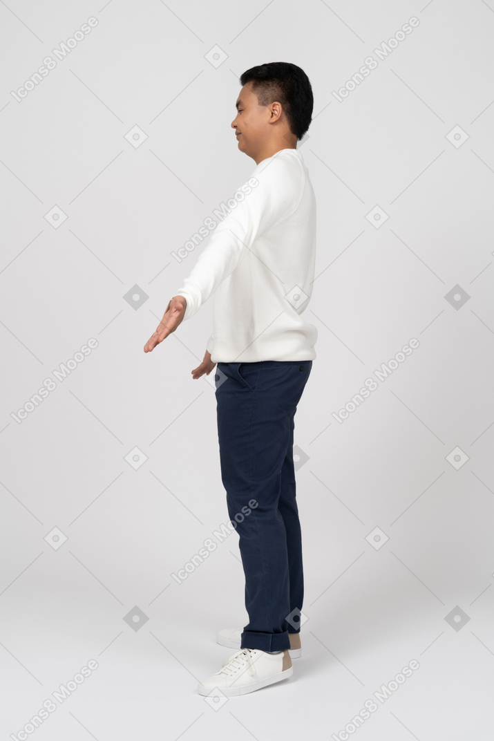 Man in casual clothes standing