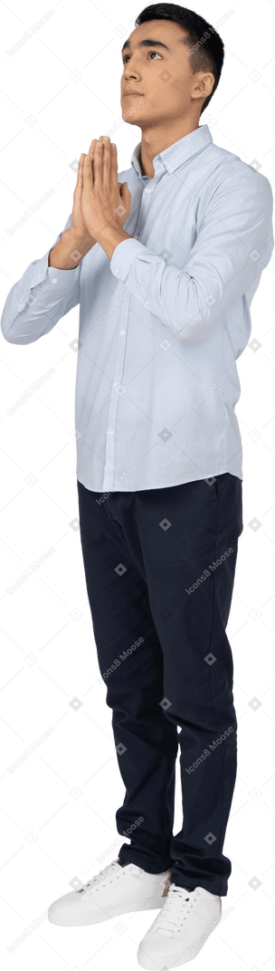 Man in casual clothes standing