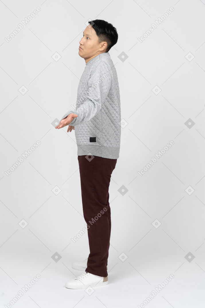 Man in casual clothes standing